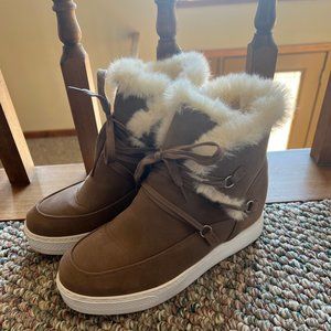 BAMBOO Hidden Wedge Sneakers - Faux Fur -Women's Size 8